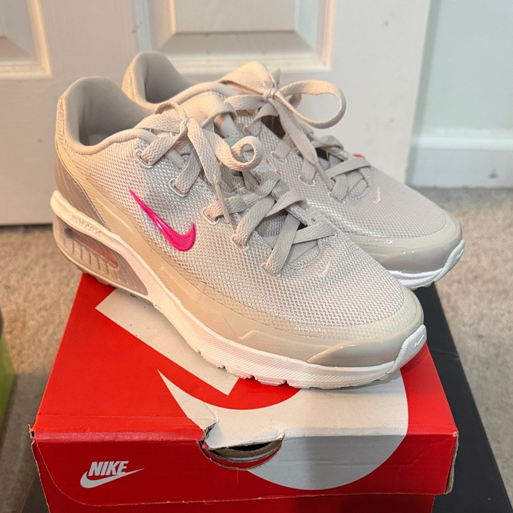 Nike Women's Air Max Bia